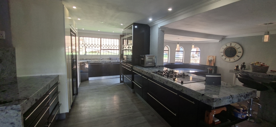 5 Bedroom Property for Sale in Noordheuwel Gauteng