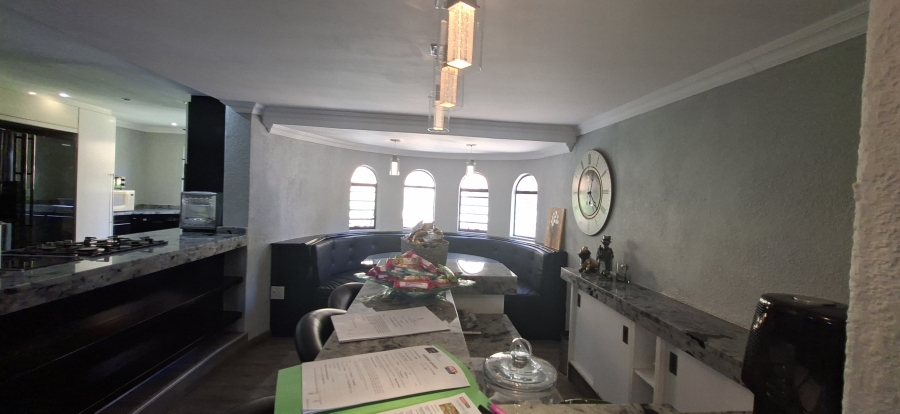 5 Bedroom Property for Sale in Noordheuwel Gauteng