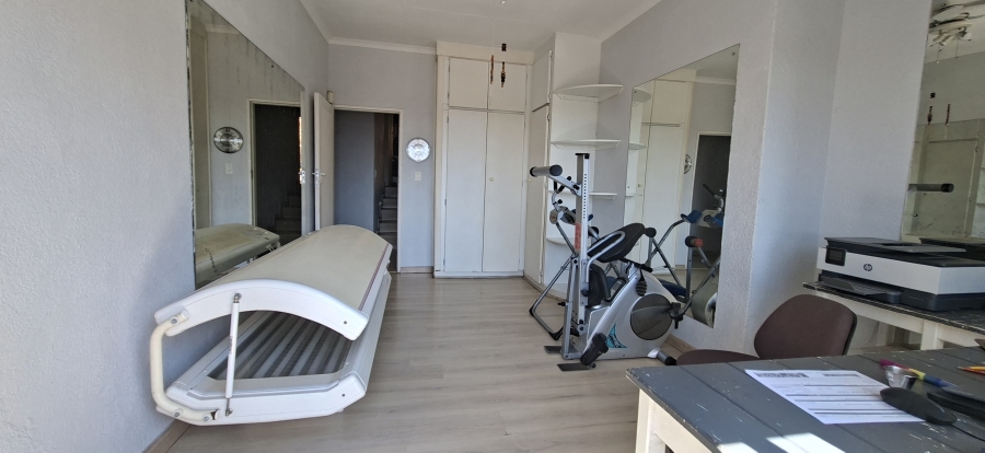 5 Bedroom Property for Sale in Noordheuwel Gauteng