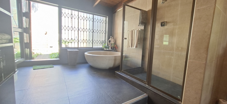 5 Bedroom Property for Sale in Noordheuwel Gauteng