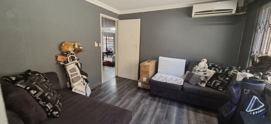 5 Bedroom Property for Sale in Noordheuwel Gauteng