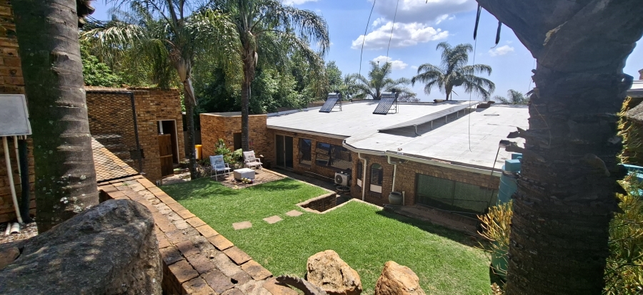 5 Bedroom Property for Sale in Noordheuwel Gauteng
