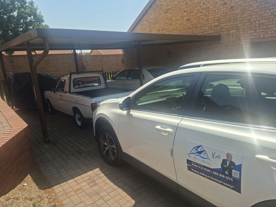 3 Bedroom Property for Sale in Willow Park Manor Gauteng