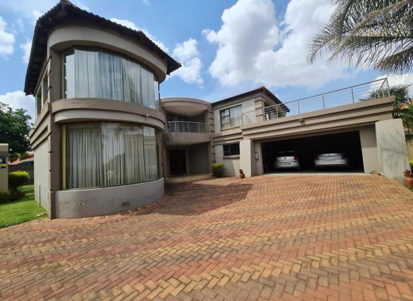 7 Bedroom Property for Sale in Klippoortje Gauteng