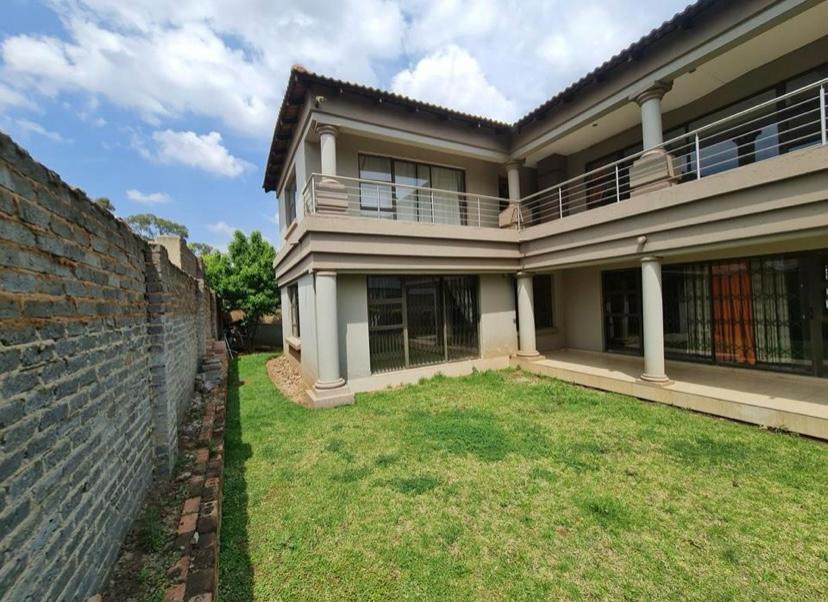 7 Bedroom Property for Sale in Klippoortje Gauteng