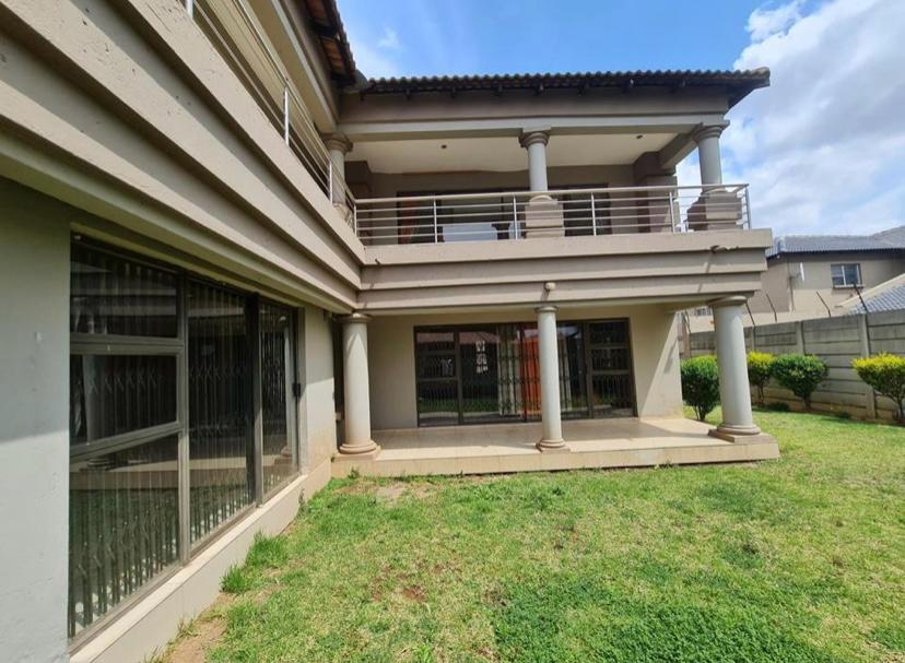 7 Bedroom Property for Sale in Klippoortje Gauteng