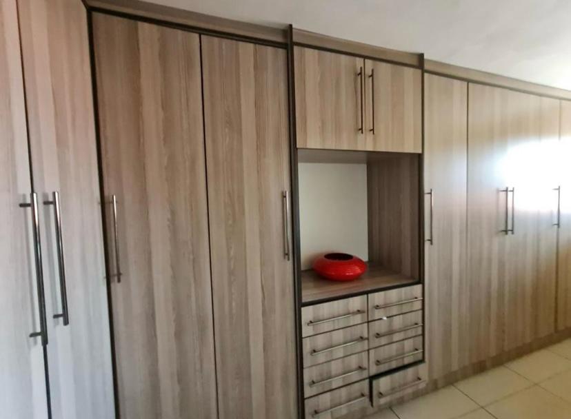 7 Bedroom Property for Sale in Klippoortje Gauteng