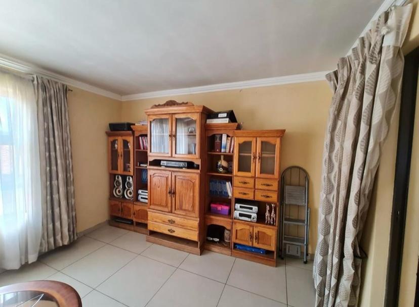 7 Bedroom Property for Sale in Klippoortje Gauteng