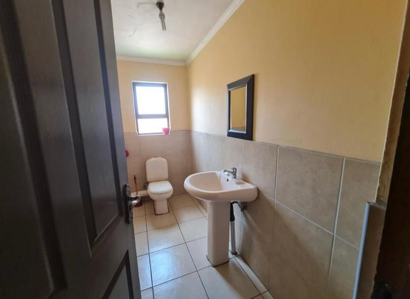7 Bedroom Property for Sale in Klippoortje Gauteng