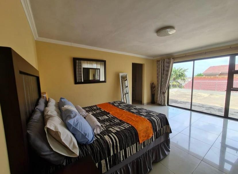 7 Bedroom Property for Sale in Klippoortje Gauteng