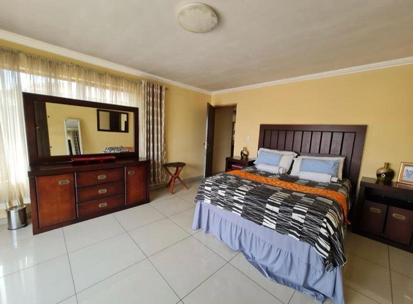 7 Bedroom Property for Sale in Klippoortje Gauteng