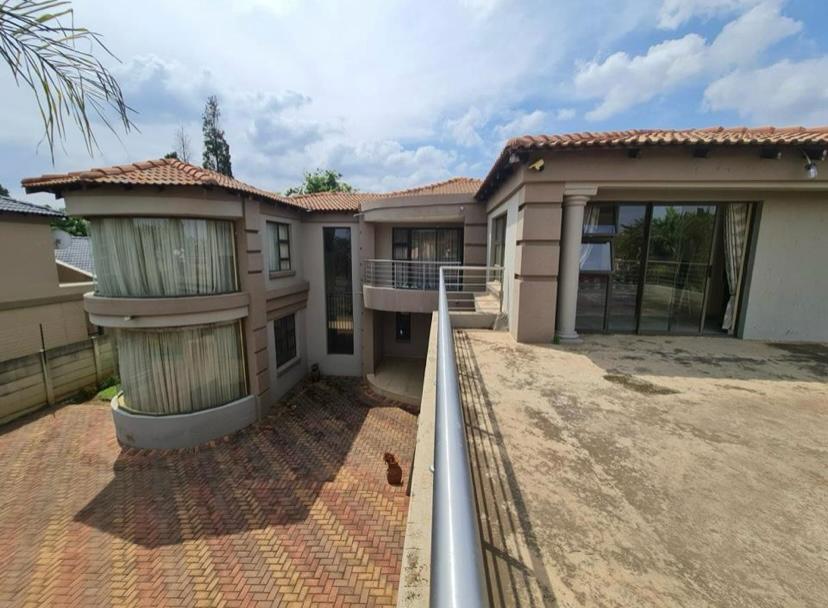 7 Bedroom Property for Sale in Klippoortje Gauteng