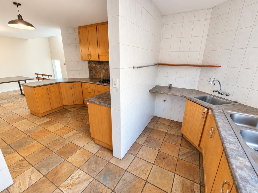 3 Bedroom Property for Sale in La Montagne Gauteng