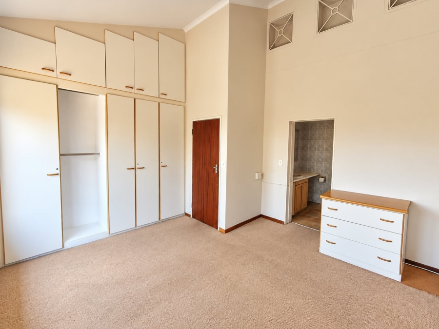 3 Bedroom Property for Sale in La Montagne Gauteng