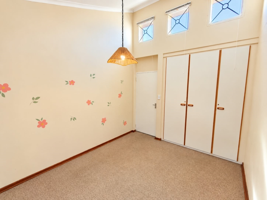 3 Bedroom Property for Sale in La Montagne Gauteng