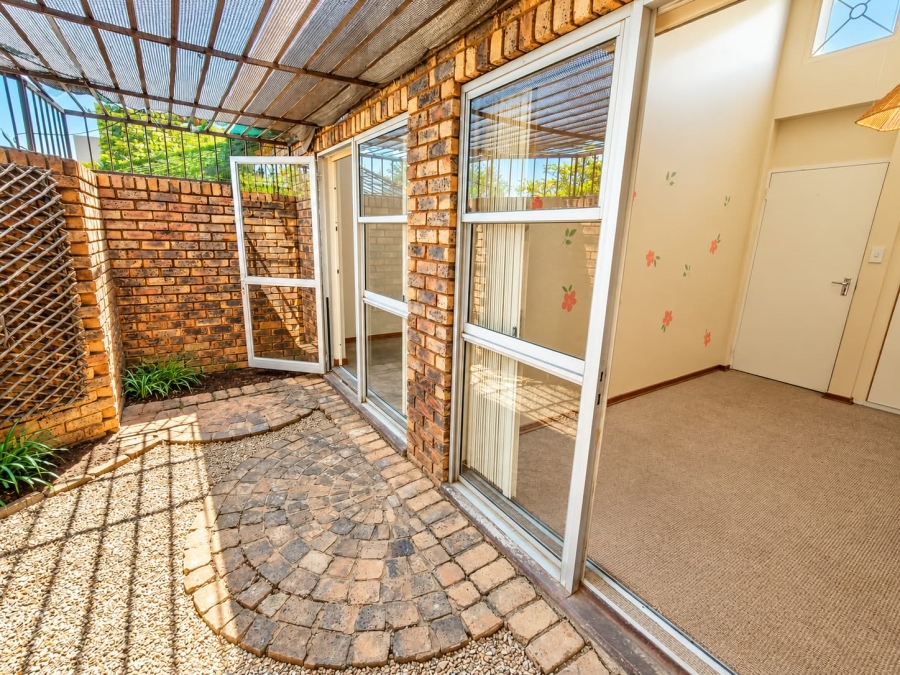 3 Bedroom Property for Sale in La Montagne Gauteng