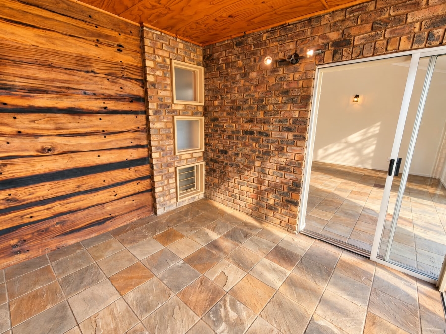 3 Bedroom Property for Sale in La Montagne Gauteng
