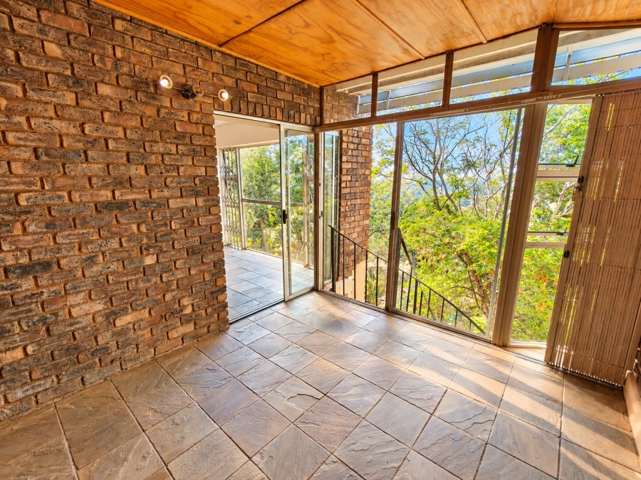 3 Bedroom Property for Sale in La Montagne Gauteng