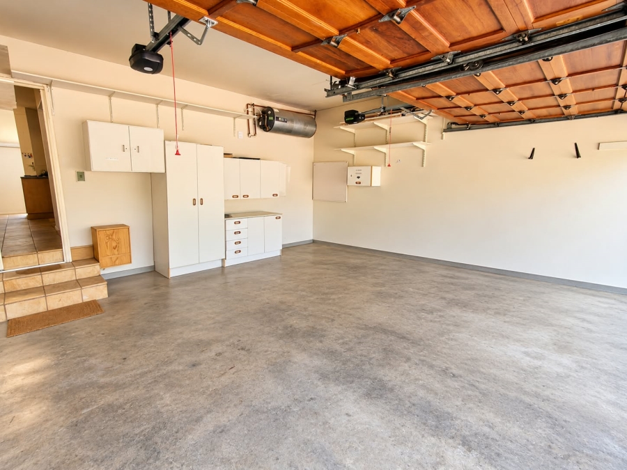 3 Bedroom Property for Sale in La Montagne Gauteng