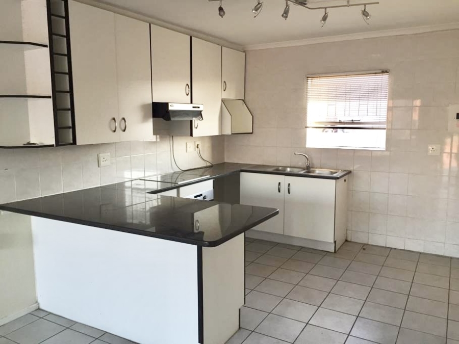 To Let 3 Bedroom Property for Rent in Vorna Valley Gauteng