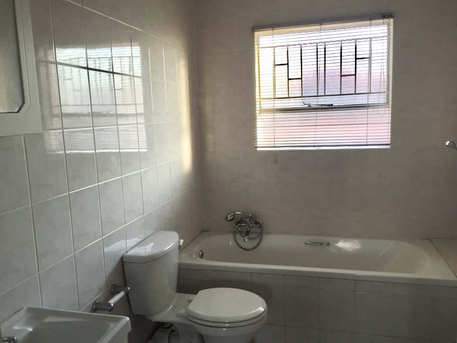 To Let 3 Bedroom Property for Rent in Vorna Valley Gauteng