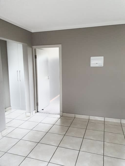 To Let 2 Bedroom Property for Rent in Fourways Gauteng