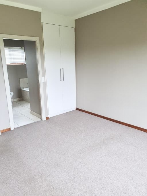 To Let 2 Bedroom Property for Rent in Fourways Gauteng