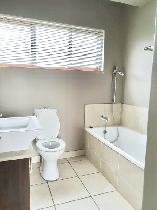 To Let 2 Bedroom Property for Rent in Fourways Gauteng