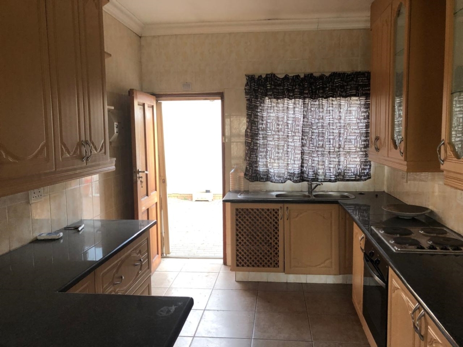 To Let 1 Bedroom Property for Rent in Christoburg Gauteng