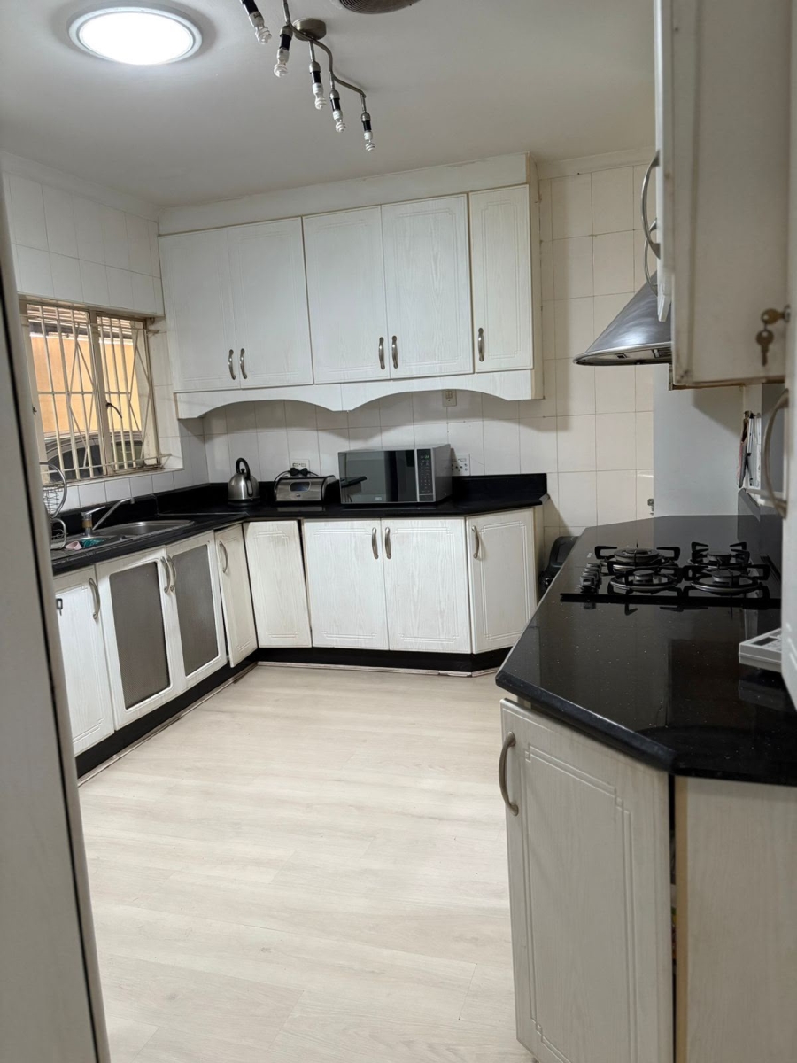 5 Bedroom Property for Sale in Laudium Gauteng