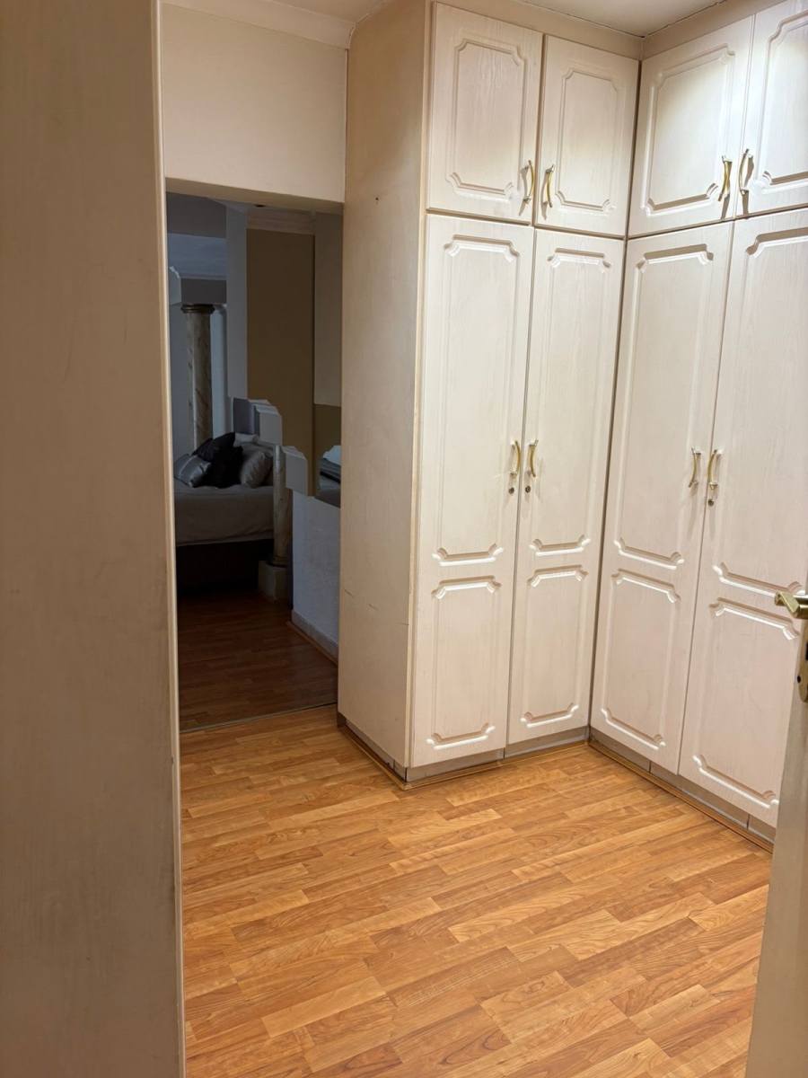 5 Bedroom Property for Sale in Laudium Gauteng