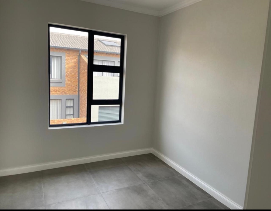 To Let 3 Bedroom Property for Rent in Denneoord Gauteng