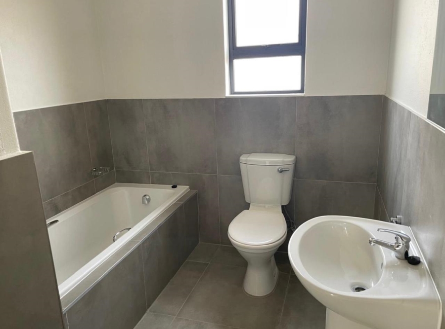 To Let 3 Bedroom Property for Rent in Denneoord Gauteng