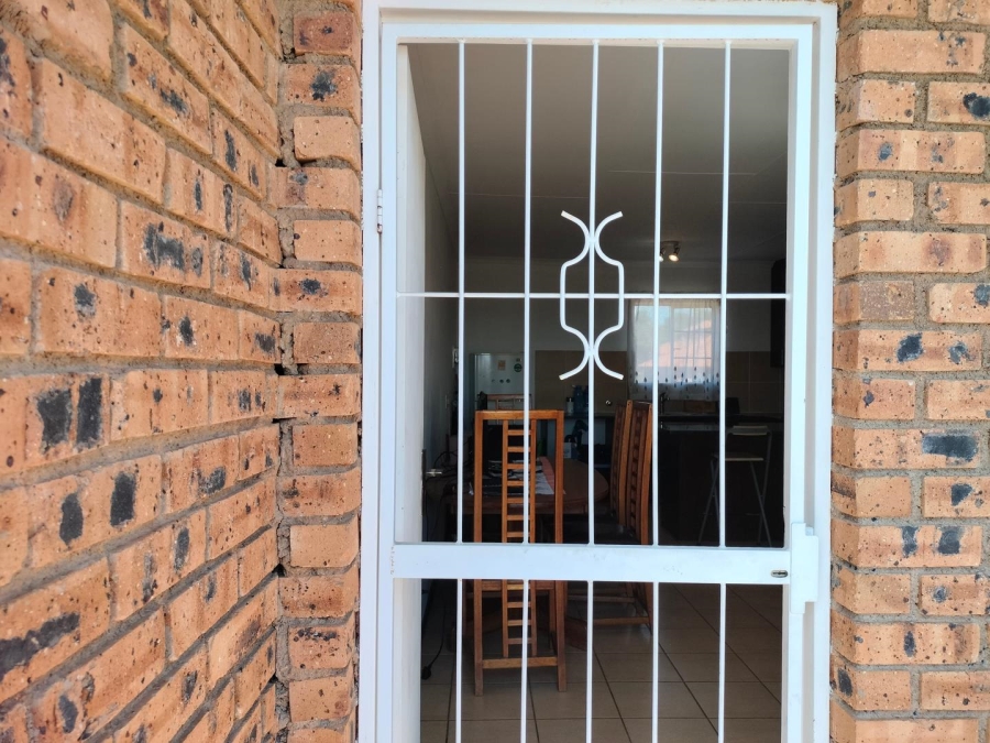 3 Bedroom Property for Sale in Erand Gardens Gauteng