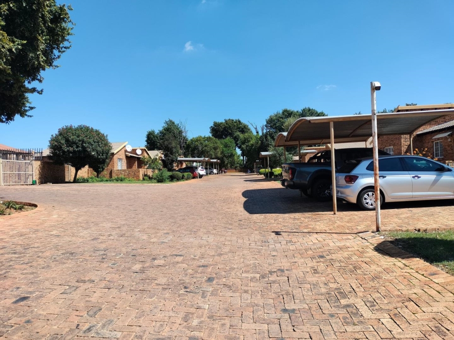 3 Bedroom Property for Sale in Erand Gardens Gauteng