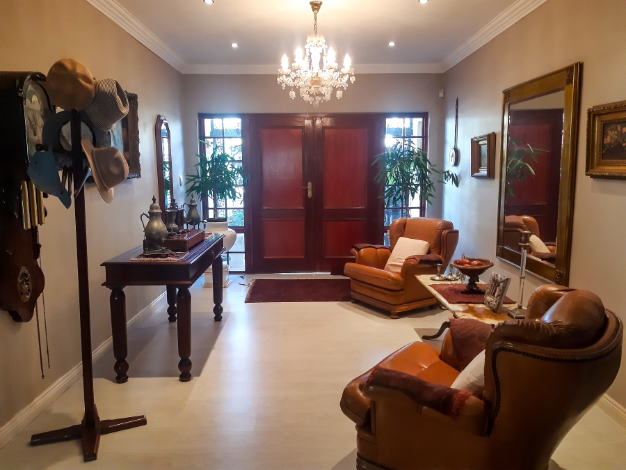 To Let 2 Bedroom Property for Rent in Waterkloof Ridge Gauteng