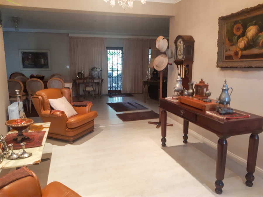 To Let 2 Bedroom Property for Rent in Waterkloof Ridge Gauteng