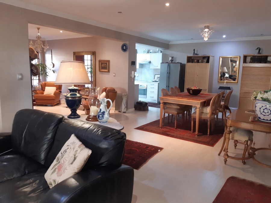 To Let 2 Bedroom Property for Rent in Waterkloof Ridge Gauteng