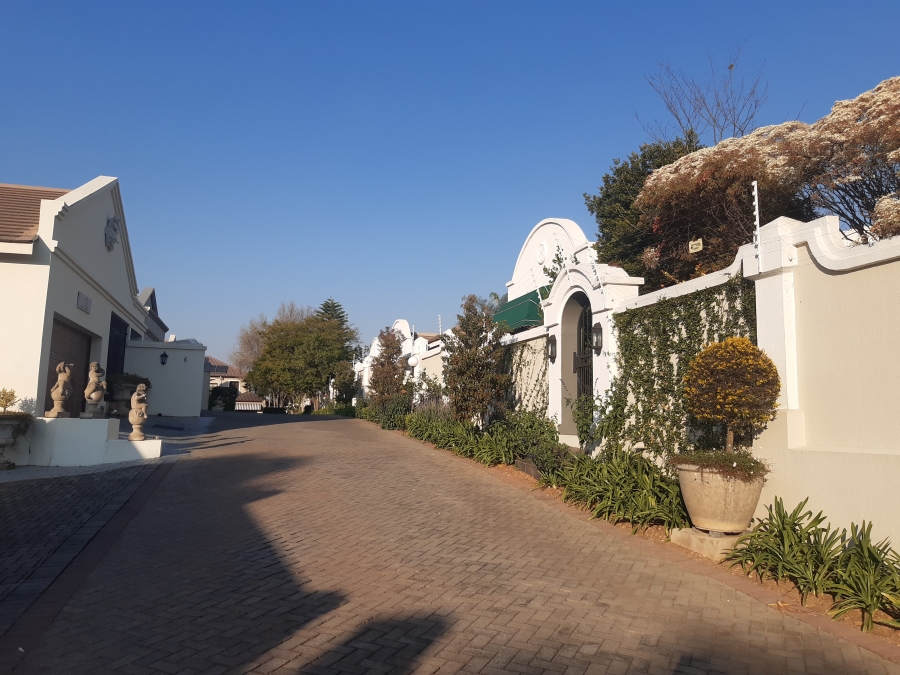 To Let 2 Bedroom Property for Rent in Waterkloof Ridge Gauteng