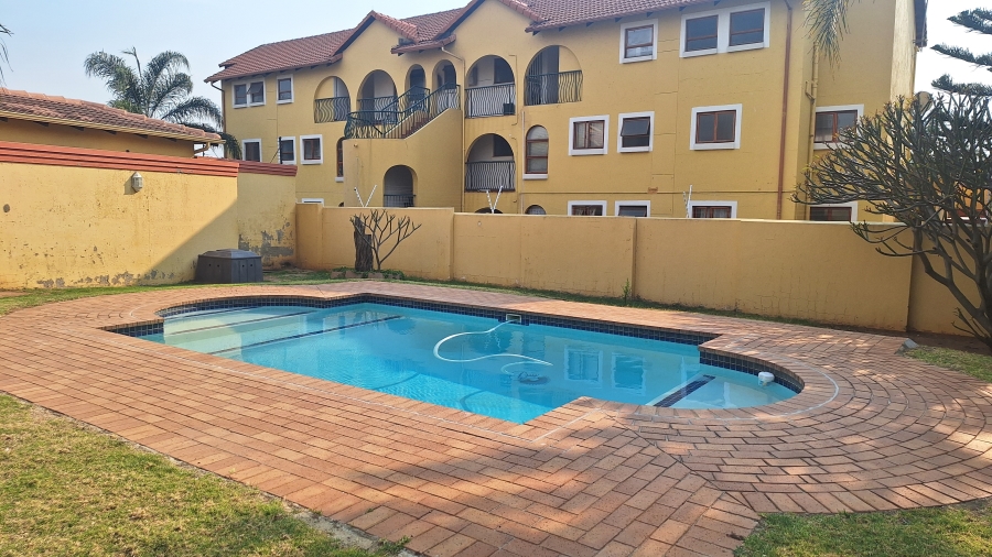 2 Bedroom Property for Sale in Sundowner Gauteng