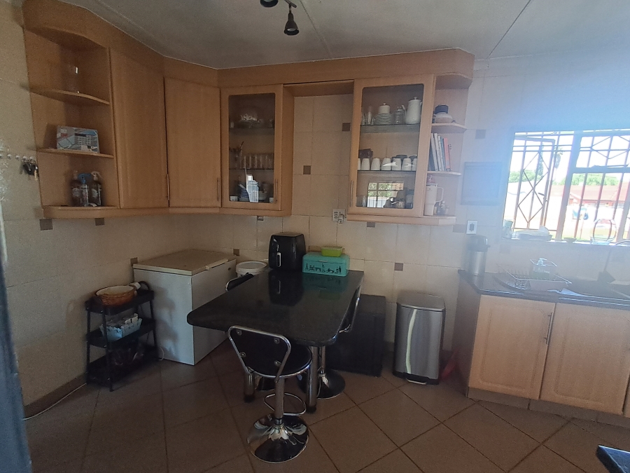 4 Bedroom Property for Sale in Brackendowns Gauteng