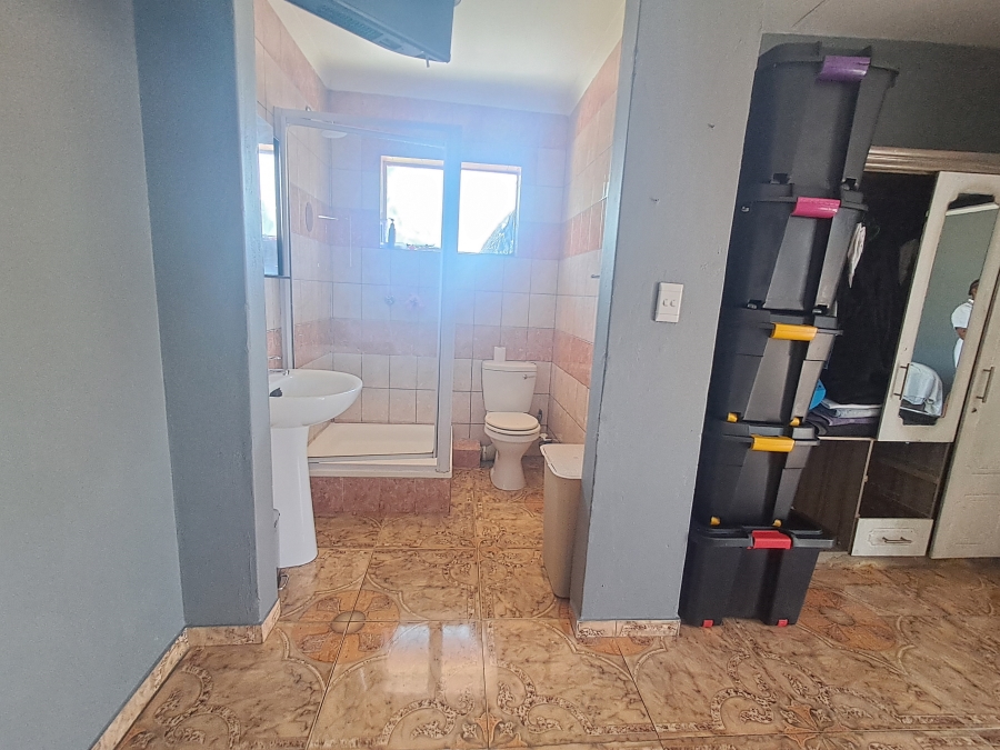 4 Bedroom Property for Sale in Brackendowns Gauteng