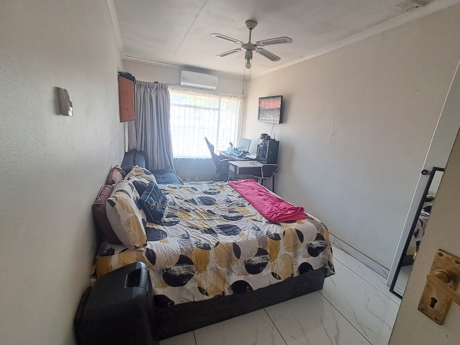 4 Bedroom Property for Sale in Brackendowns Gauteng