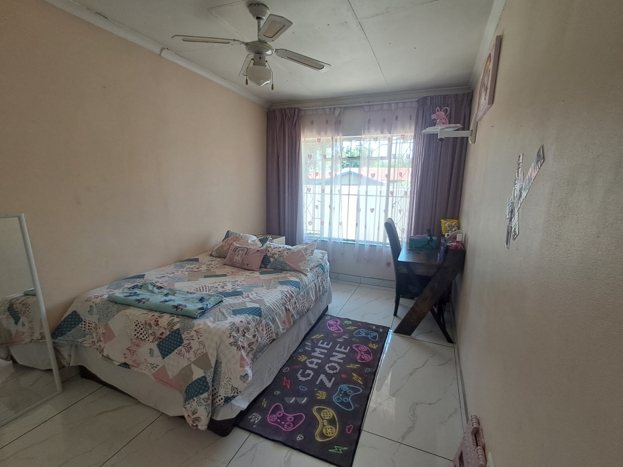 4 Bedroom Property for Sale in Brackendowns Gauteng