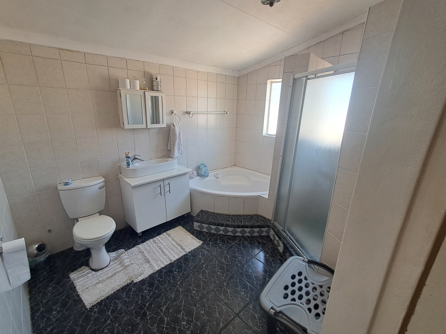 4 Bedroom Property for Sale in Brackendowns Gauteng