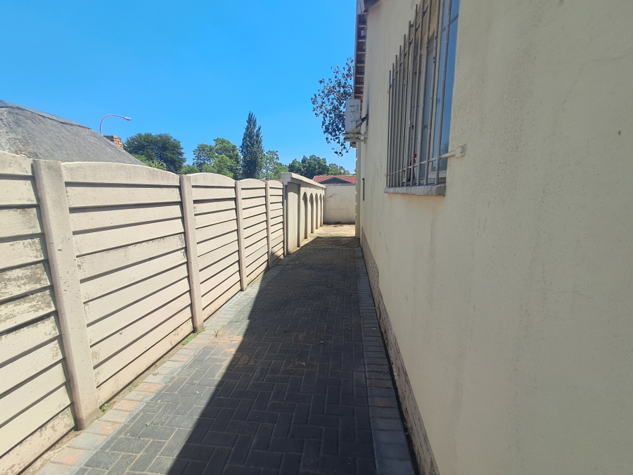 4 Bedroom Property for Sale in Brackendowns Gauteng