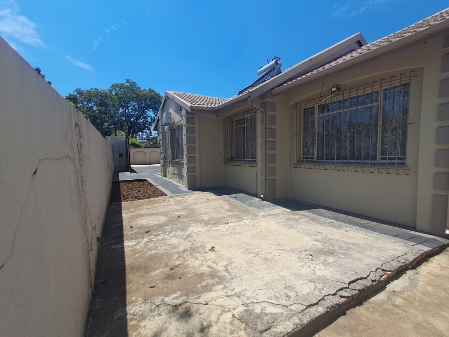 4 Bedroom Property for Sale in Brackendowns Gauteng
