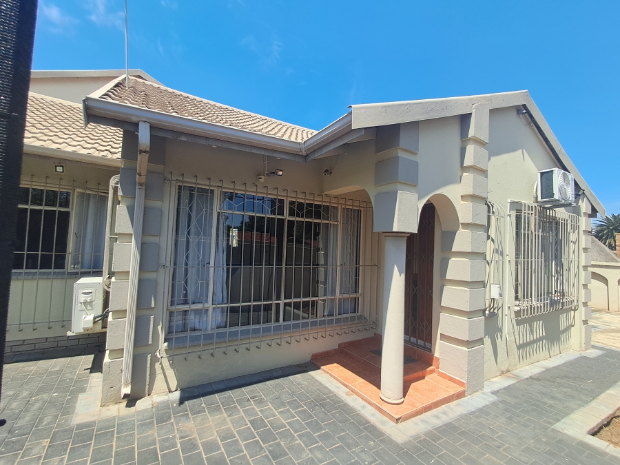 4 Bedroom Property for Sale in Brackendowns Gauteng