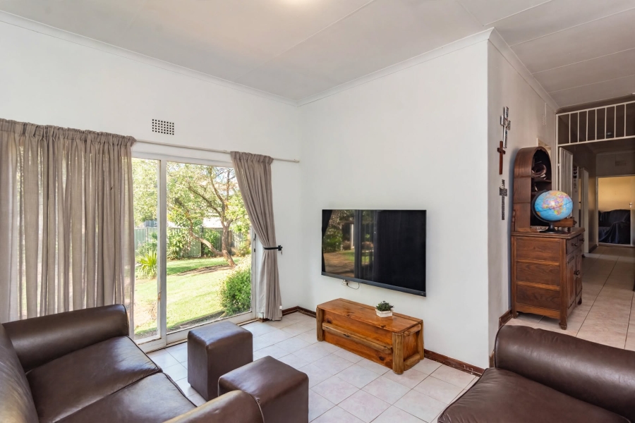 4 Bedroom Property for Sale in Wilro Park Gauteng