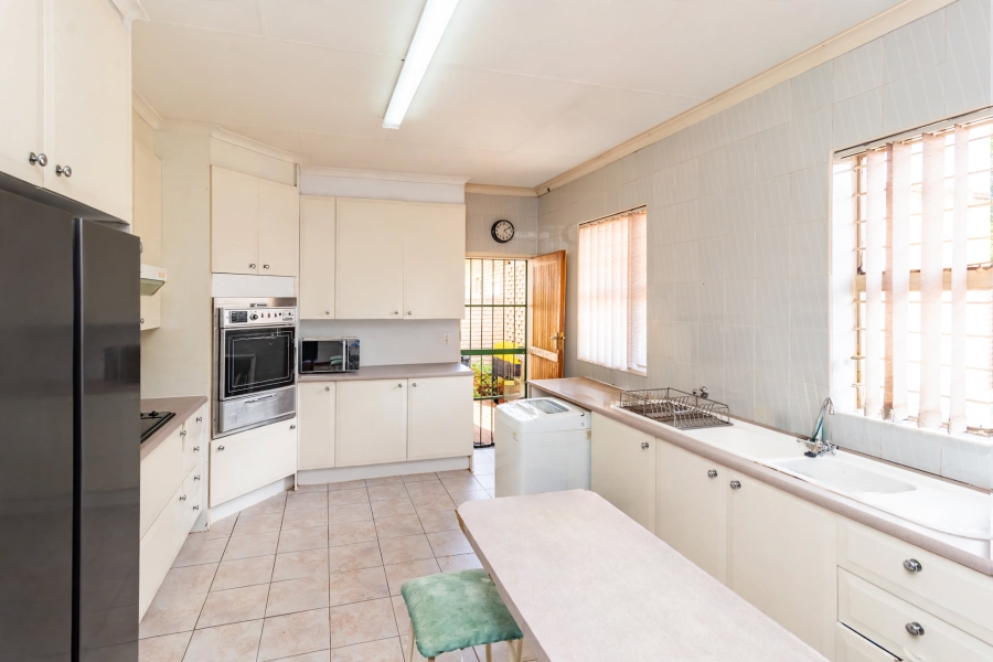 4 Bedroom Property for Sale in Wilro Park Gauteng